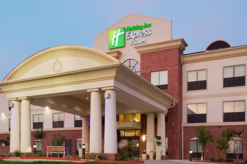 Holiday Inn Express & Suites Sealy | 2370 TX-36, Sealy, TX 77474, USA | Phone: (979) 877-0700