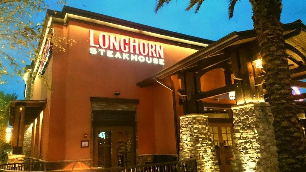 LongHorn Steakhouse | 8181 International Dr, Orlando, FL 32819, USA | Phone: (407) 226-3381