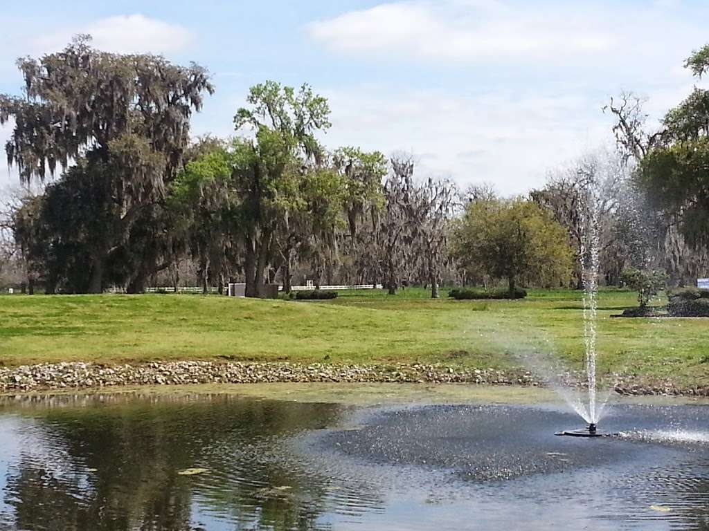 Columbia Lakes Resort Cottages in 180 Freeman Blvd, West Columbia, TX