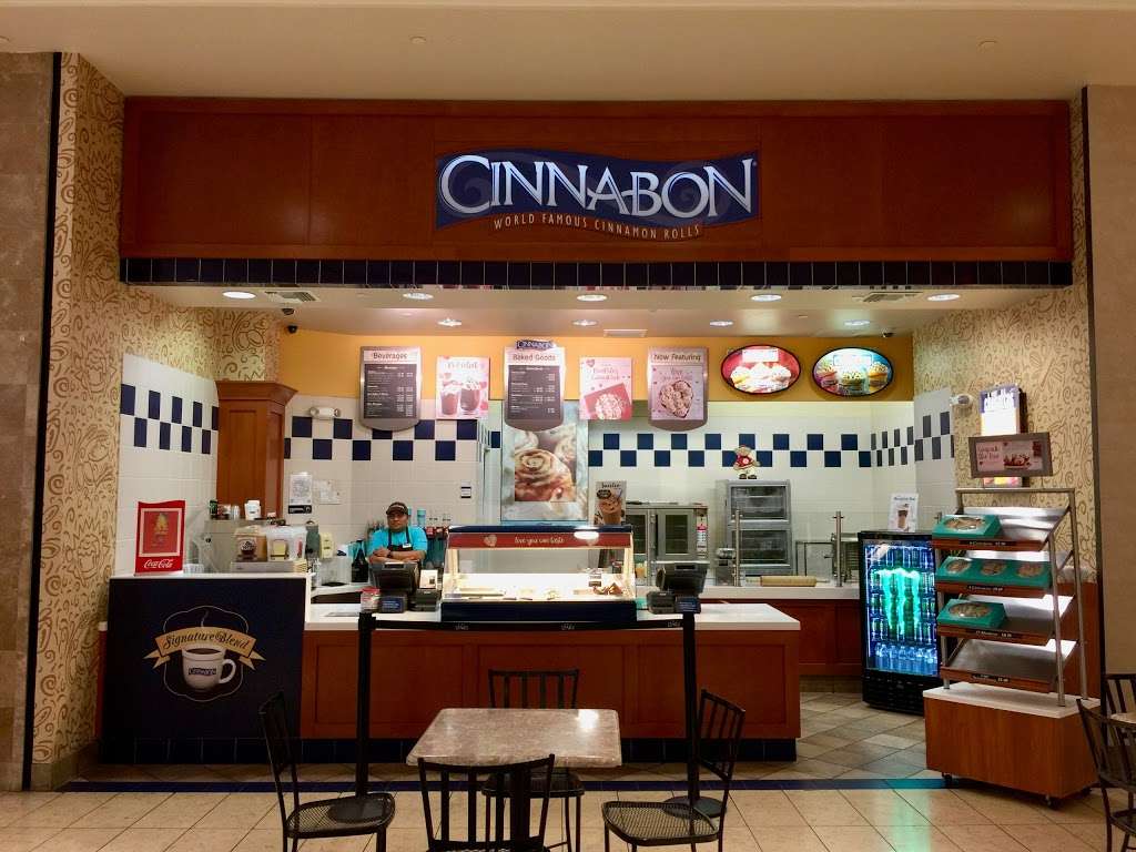 Cinnabon | 284 W Hillcrest Dr, Thousand Oaks, CA 91360, USA | Phone: (805) 371-8869