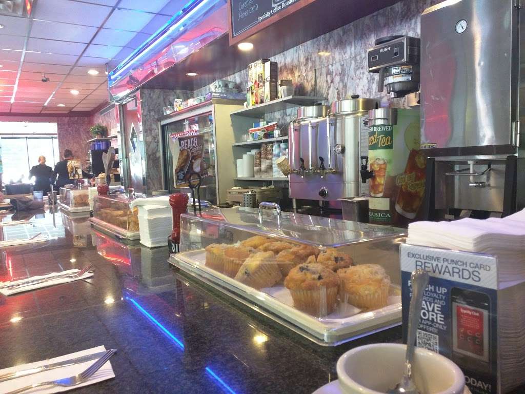 Six Brothers Diner | 475 Clove Rd, Little Falls, NJ 07424, USA | Phone: (973) 256-2510