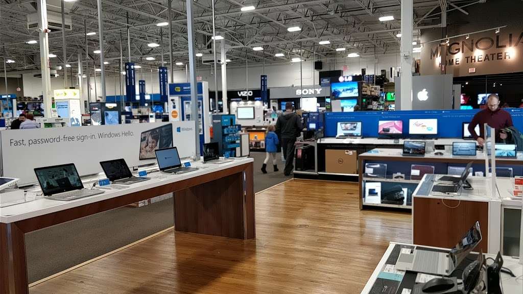 Best Buy | 550 Grossman Dr, Braintree, MA 02184, USA | Phone: (781) 848-1100