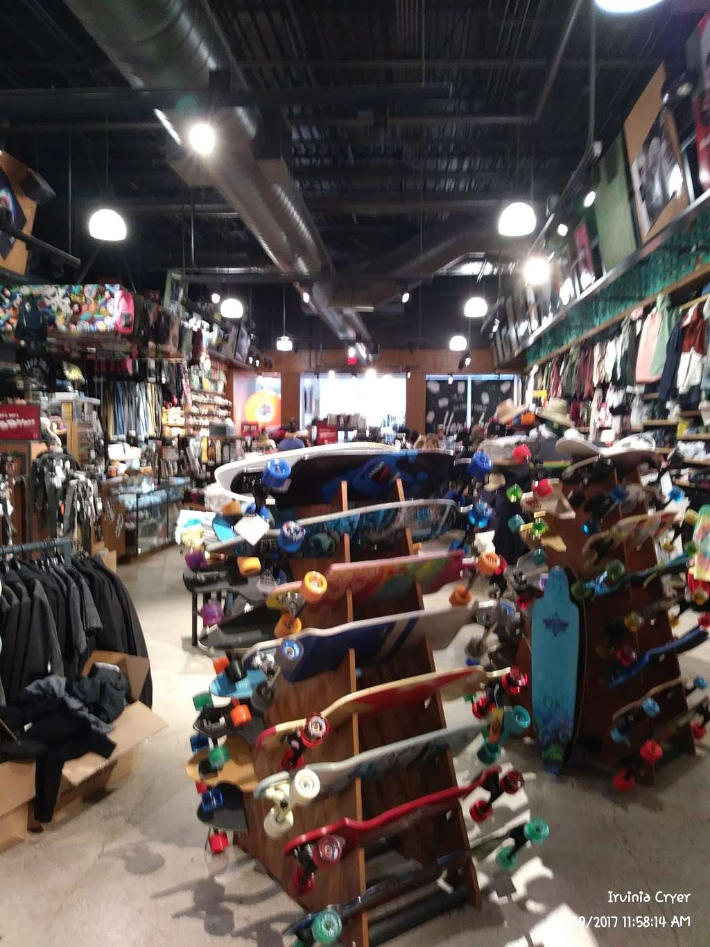 Zumiez | 6800 N 95th Ave #350, Glendale, AZ 85305, USA | Phone: (623) 772-9821