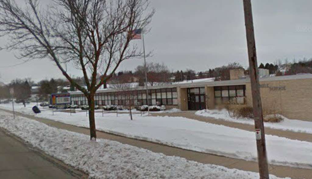 Lowell Elementary School | 140 N Grandview Blvd, Waukesha, WI 53188, USA | Phone: (262) 970-1900