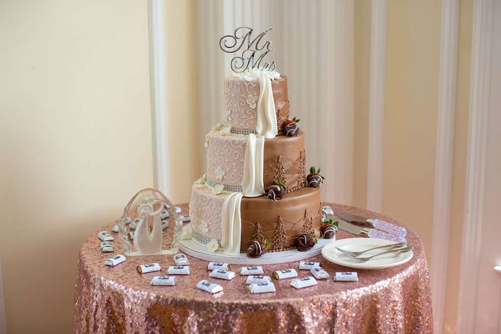 Colorado Rose Cake Company | 3303 Harmony Ct, Berthoud, CO 80513, USA | Phone: (303) 651-1440