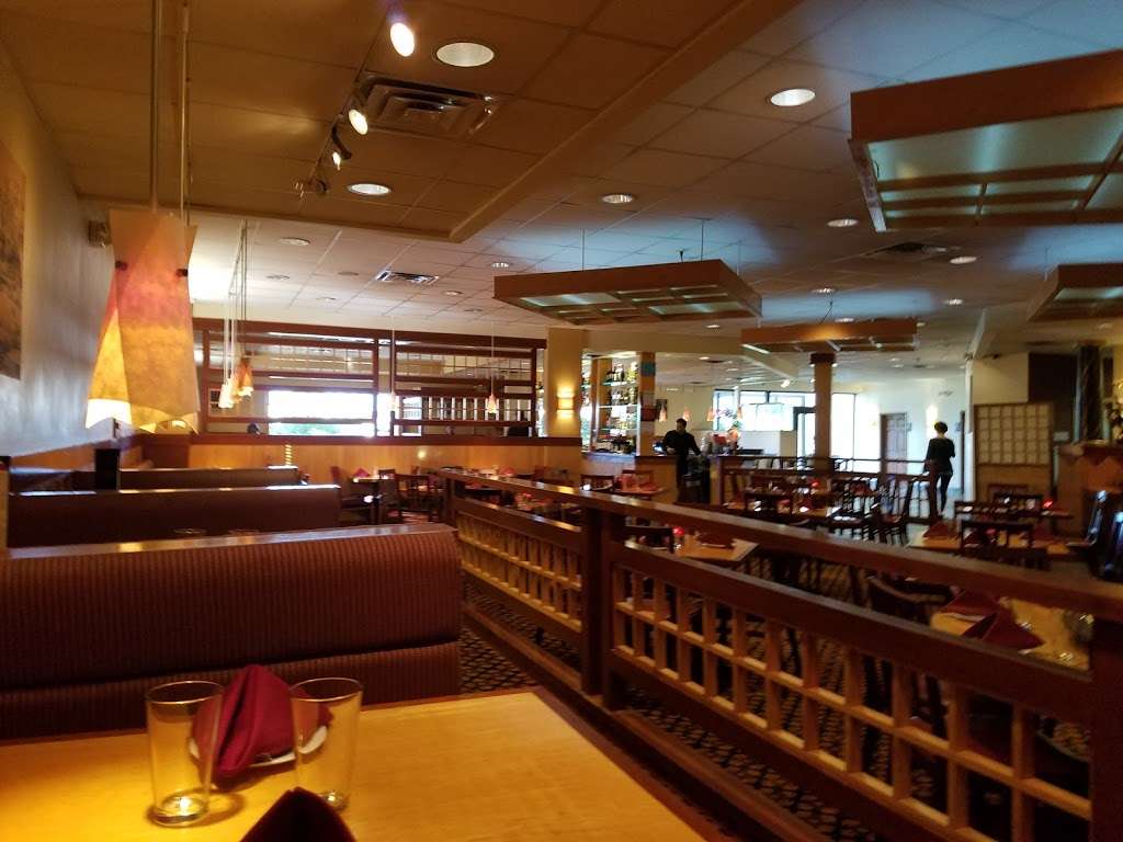 Sun Shui Restaurant | 155 W Rand Rd, Arlington Heights, IL 60004, USA | Phone: (847) 870-8888