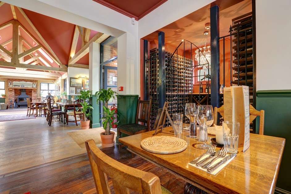 The Rose & Crown | Farnborough Way, Orpington BR6 6BT, UK | Phone: 01689 869029