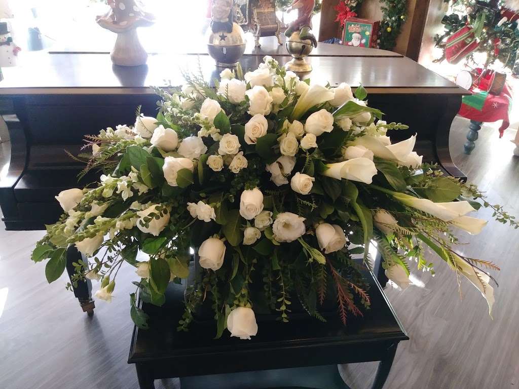 Urban Florist | 710 N Mountain Ave, Ontario, CA 91762, USA | Phone: (909) 395-5533