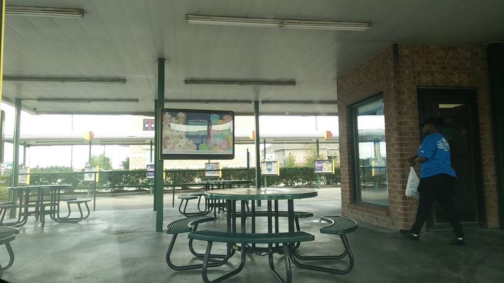 Sonic Drive-In | 12710 Tomball Pkwy, Houston, TX 77086, USA | Phone: (281) 272-0643