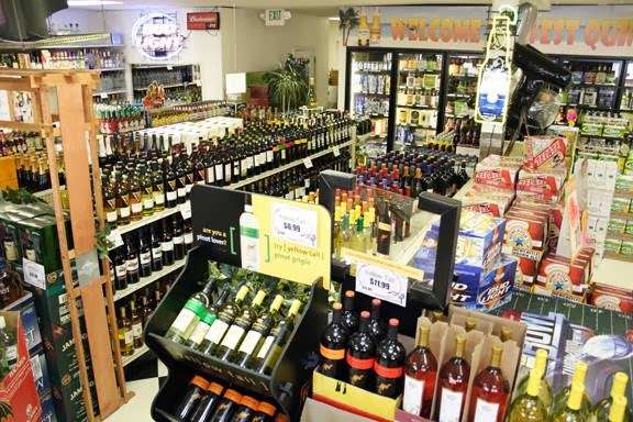 West Quincy Wine & Spirits | 3704 W Quincy Ave, Denver, CO 80236, USA | Phone: (303) 738-0188