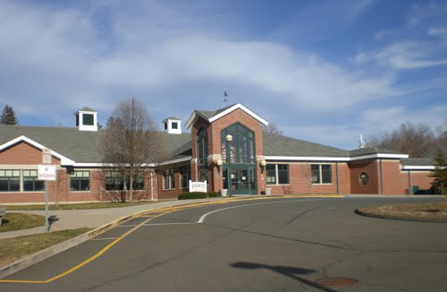 Hurlbutt Elementary School | 9 School Rd, Weston, CT 06883, USA | Phone: (203) 221-6300