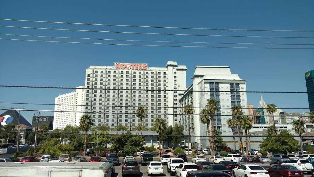 Howard Johnson by Wyndham Las Vegas near the Strip | 165 E Tropicana Ave, Las Vegas, NV 89109 | Phone: (702) 706-1019