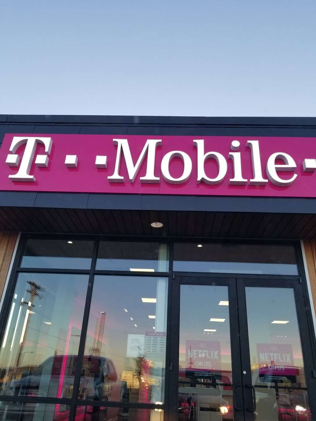 T-Mobile | 581 W 84th Ave, Thornton, CO 80260, USA | Phone: (720) 548-5104