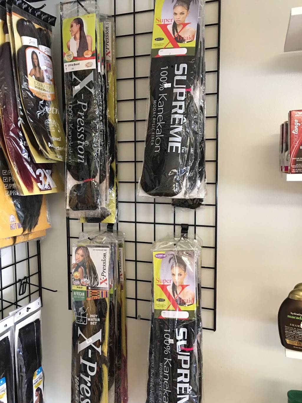 Her Crown Beauty Supply Store | 3035 Fayetteville St A, Durham, NC 27707, USA | Phone: (919) 225-8235