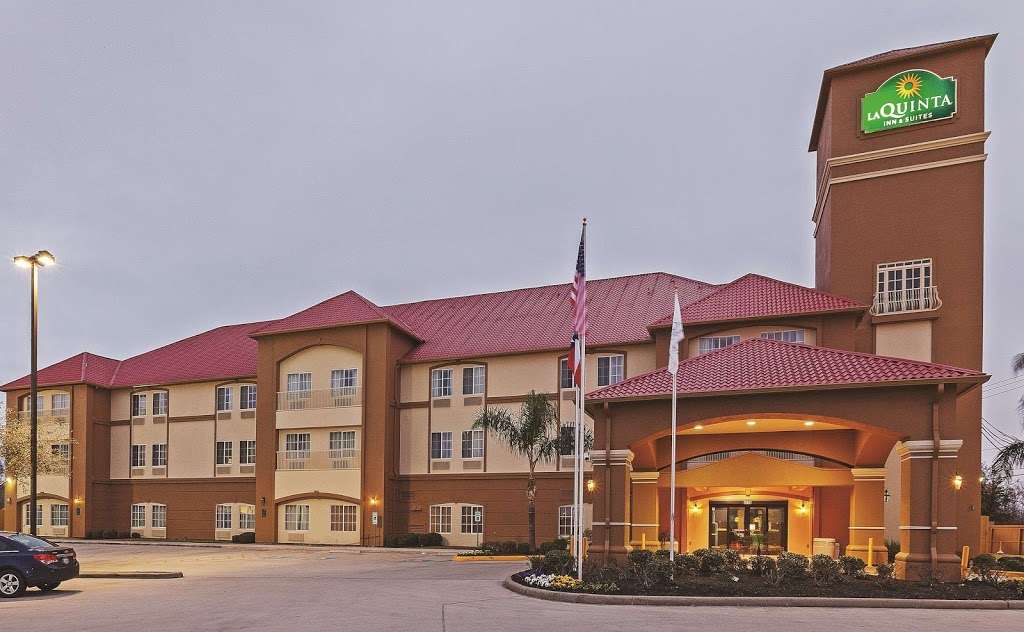 La Quinta Inn & Suites Houston Hobby Airport | 8776 Airport Blvd, Houston, TX 77061, USA | Phone: (713) 490-1008