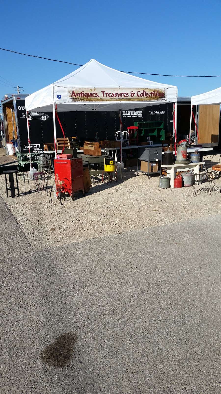 Sunday at Sandwich Antiques Show | 1401 Suydam Rd, Sandwich, IL 60548, USA | Phone: (847) 321-1712