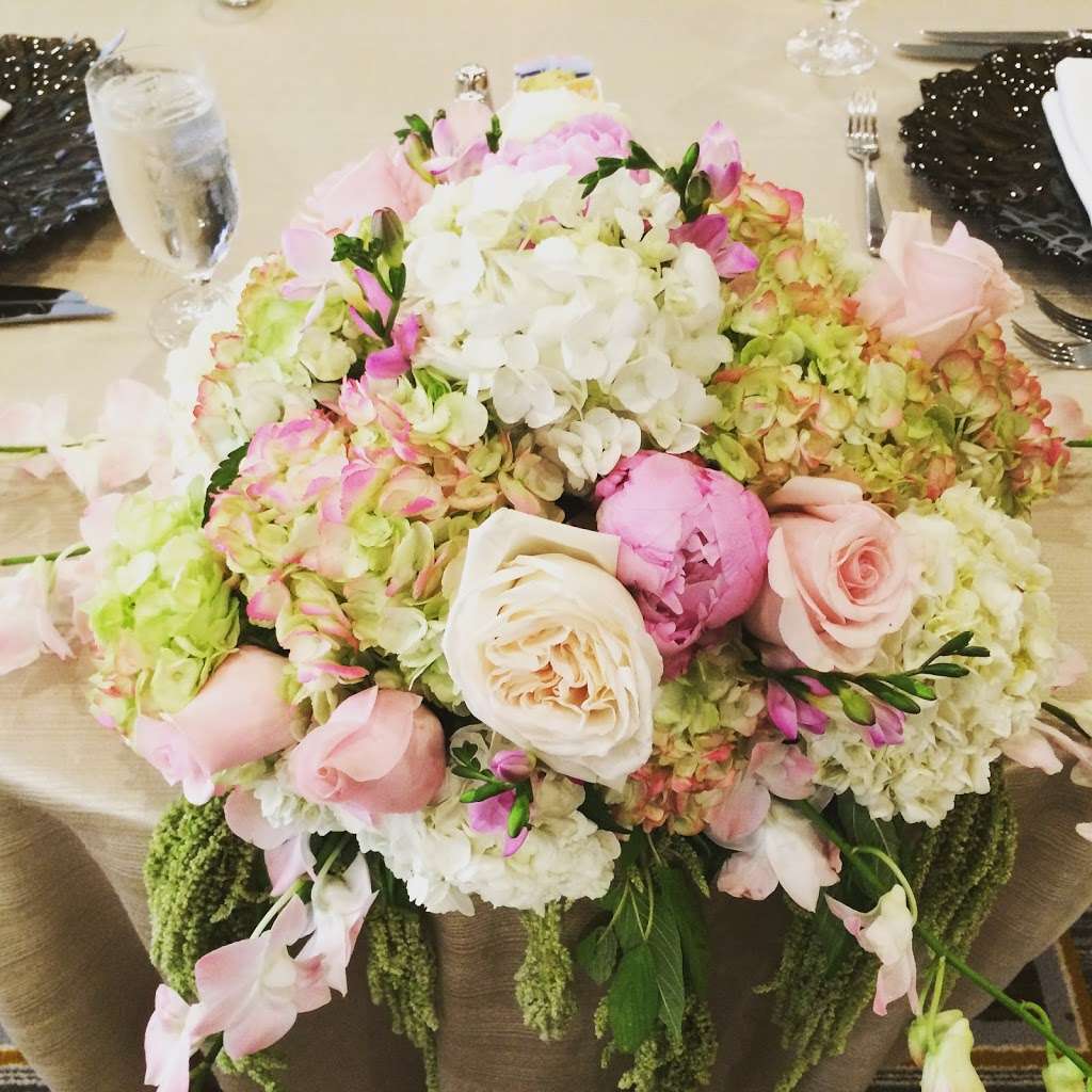 Americas Beautiful Florist | 414 Hungerford Dr #112, Rockville, MD 20850, USA | Phone: (301) 251-0500