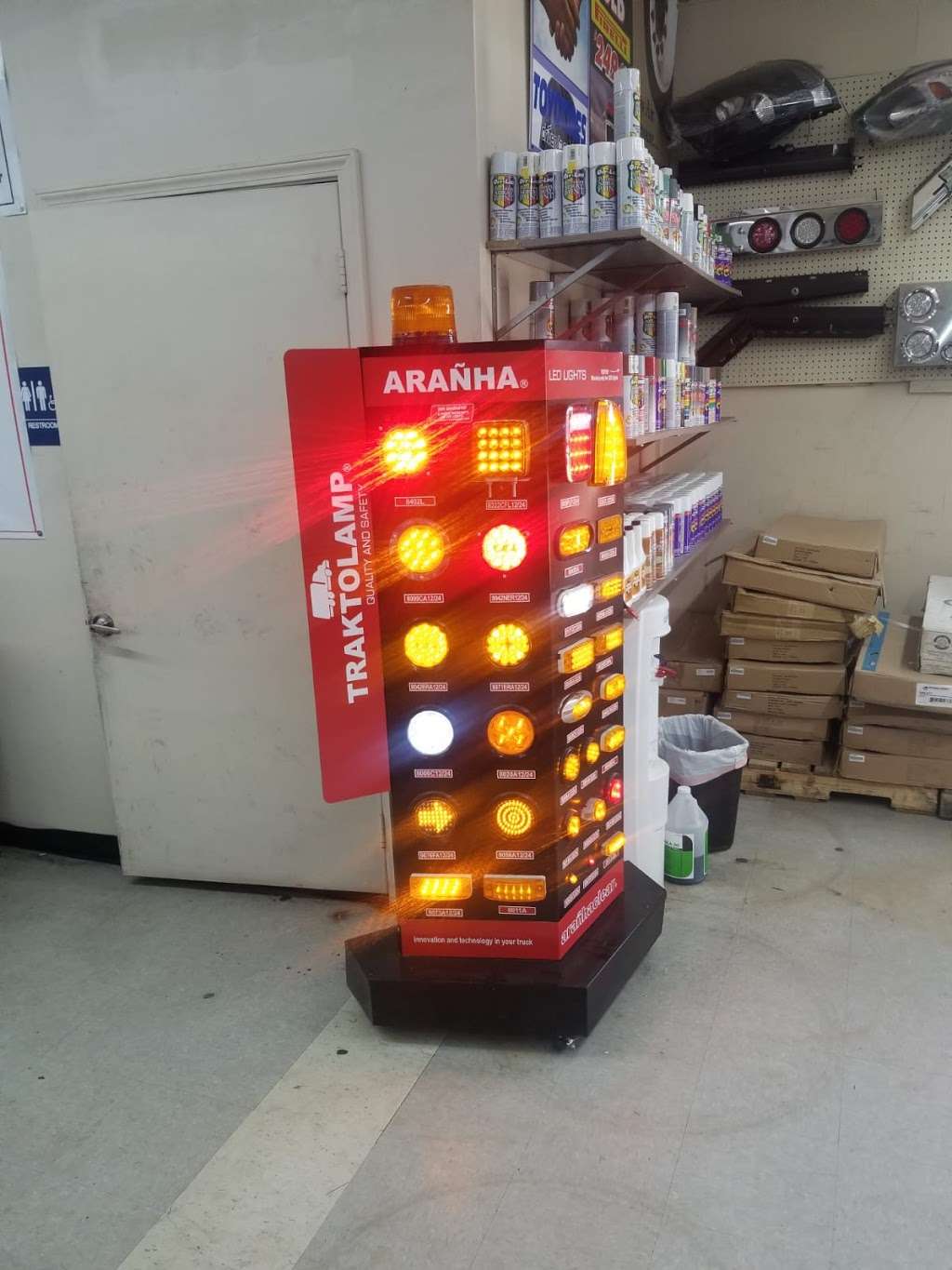 Texas Truck Parts & Tires | 2802 N Wayside Dr, Houston, TX 77020, USA | Phone: (713) 675-4545