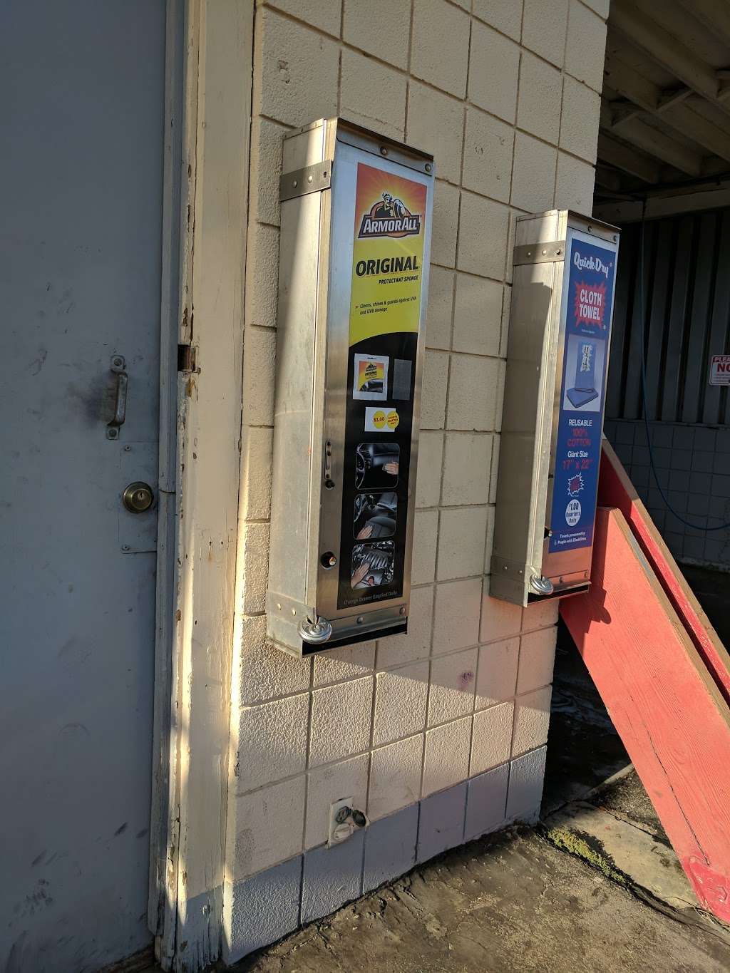 coin operated carwash | Camarillo, CA 93010, USA