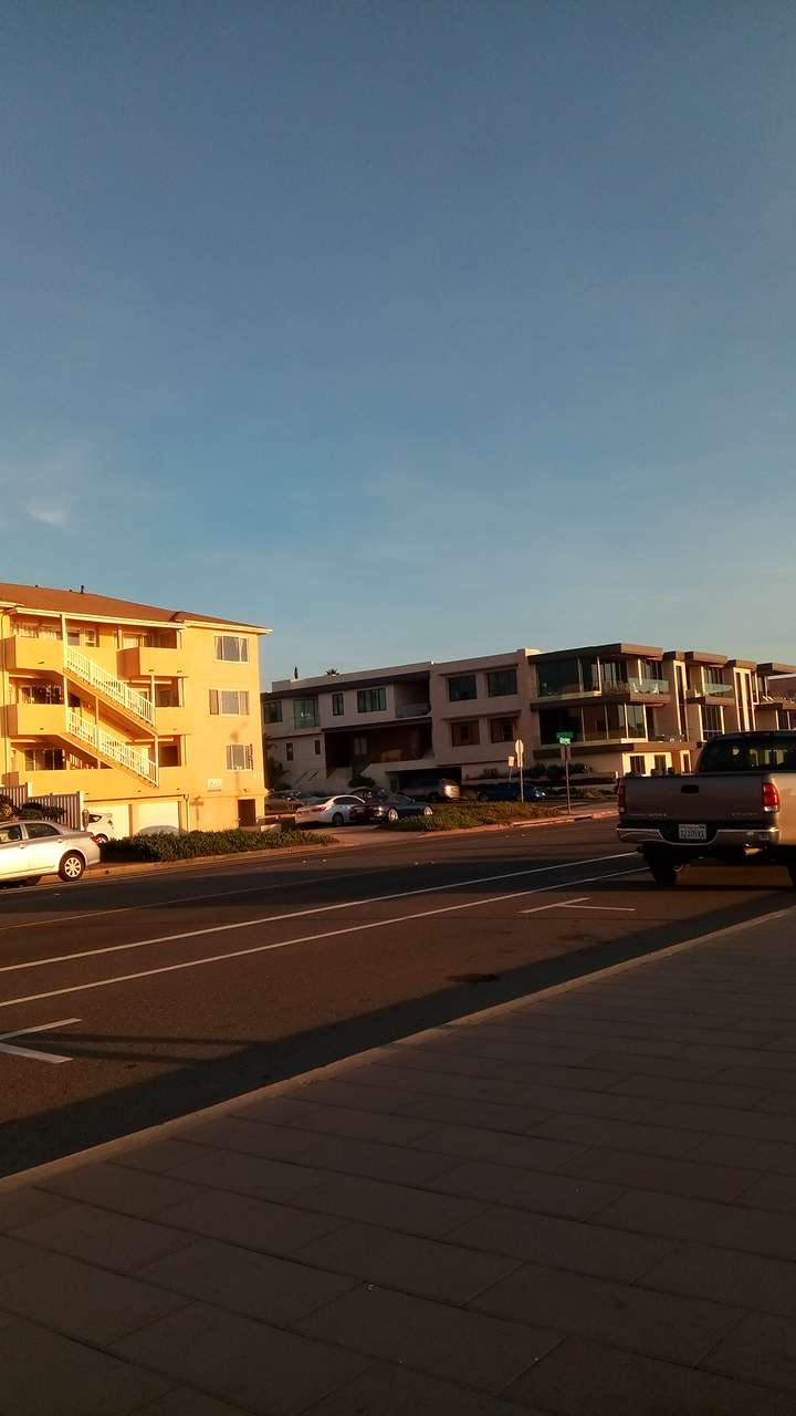 Avenue H Beach Lifeguard Tower | 1601-, 1667 Esplanade, Redondo Beach, CA 90277