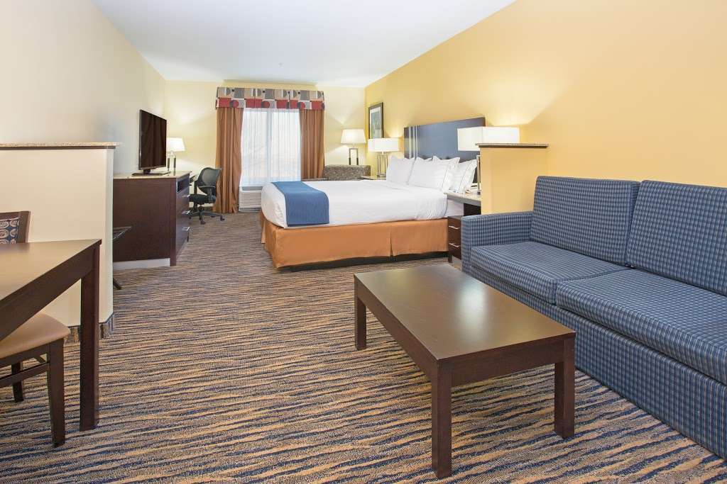 Holiday Inn Express & Suites Denver North Thornton | 12030 Grant St, Thornton, CO 80241, USA | Phone: (303) 452-0800