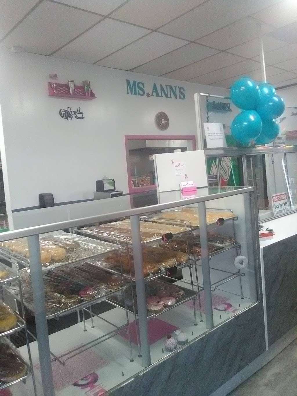 Ms.Anns Donuts and Cafe | 100 E Century Blvd, Los Angeles, CA 90003, USA | Phone: (323) 696-9499