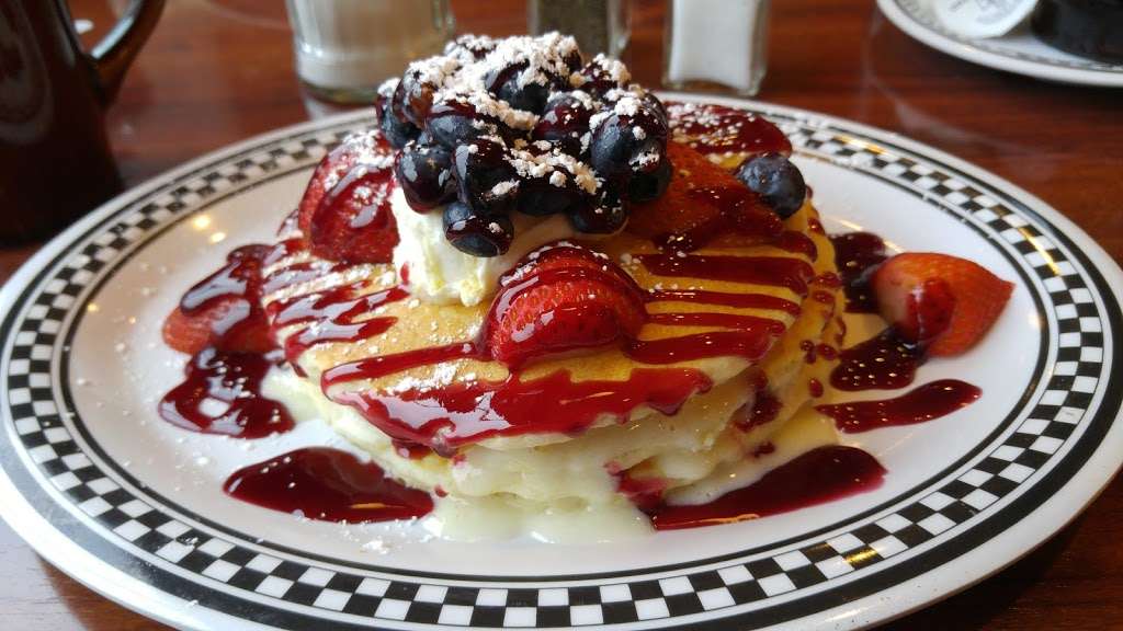 Cozy Corner Restaurant & Pancake House | 6349 N Clark St, Chicago, IL 60660, USA | Phone: (773) 274-1100