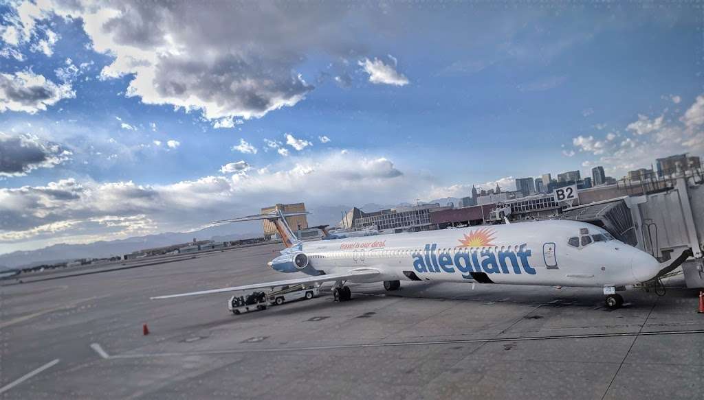 Allegiant Travel Co | 1201 N Town Center Dr, Las Vegas, NV 89144, USA | Phone: (702) 851-7300