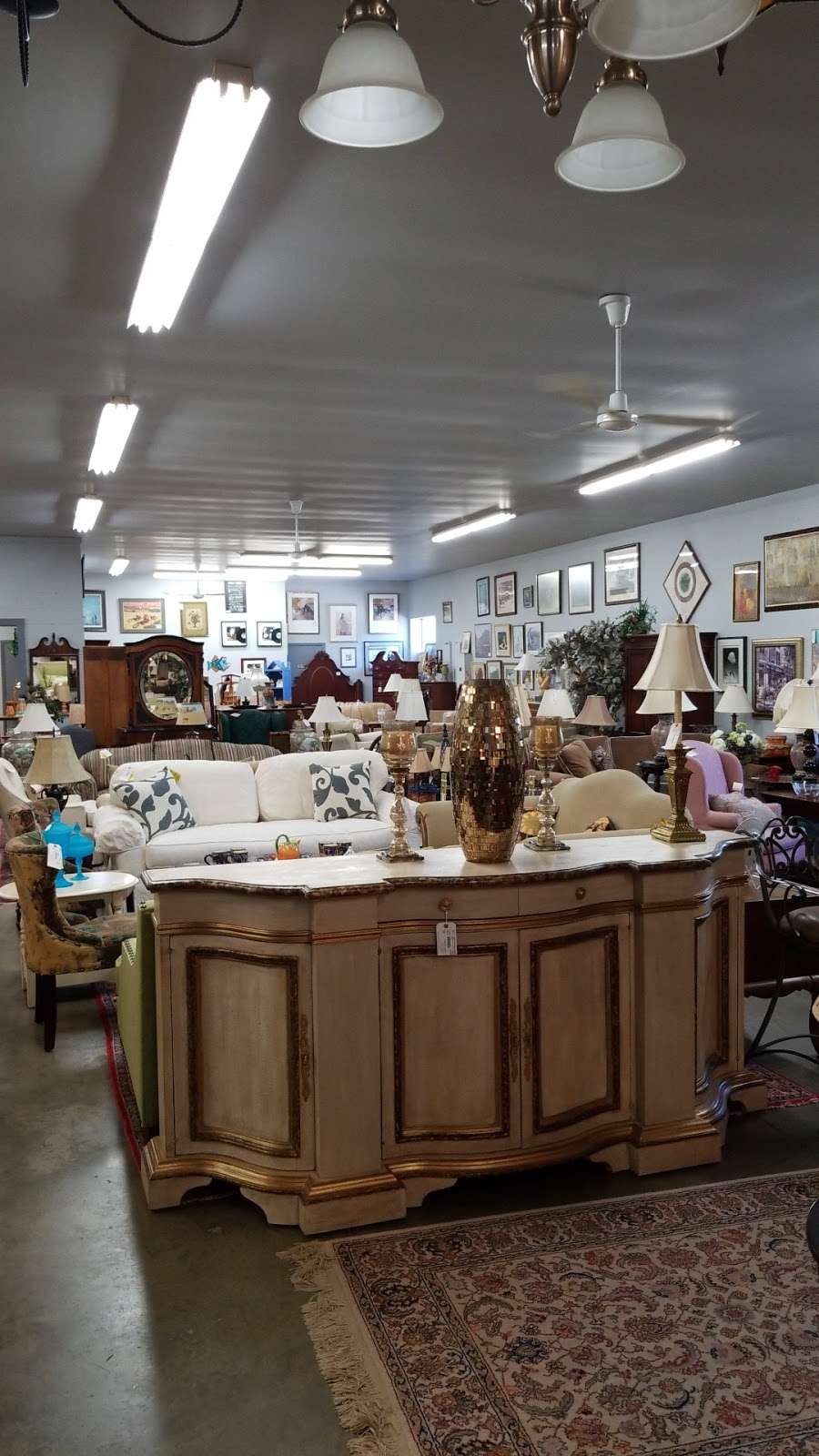 Next To New Fine Furniture | 573 Willow Rd, Lancaster, PA 17601, USA | Phone: (717) 392-0106