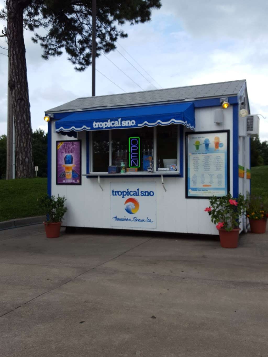 Tropical Sno Kansas City (Raymore) | 613 W Foxwood Dr, Raymore, MO 64083, USA | Phone: (816) 759-2726