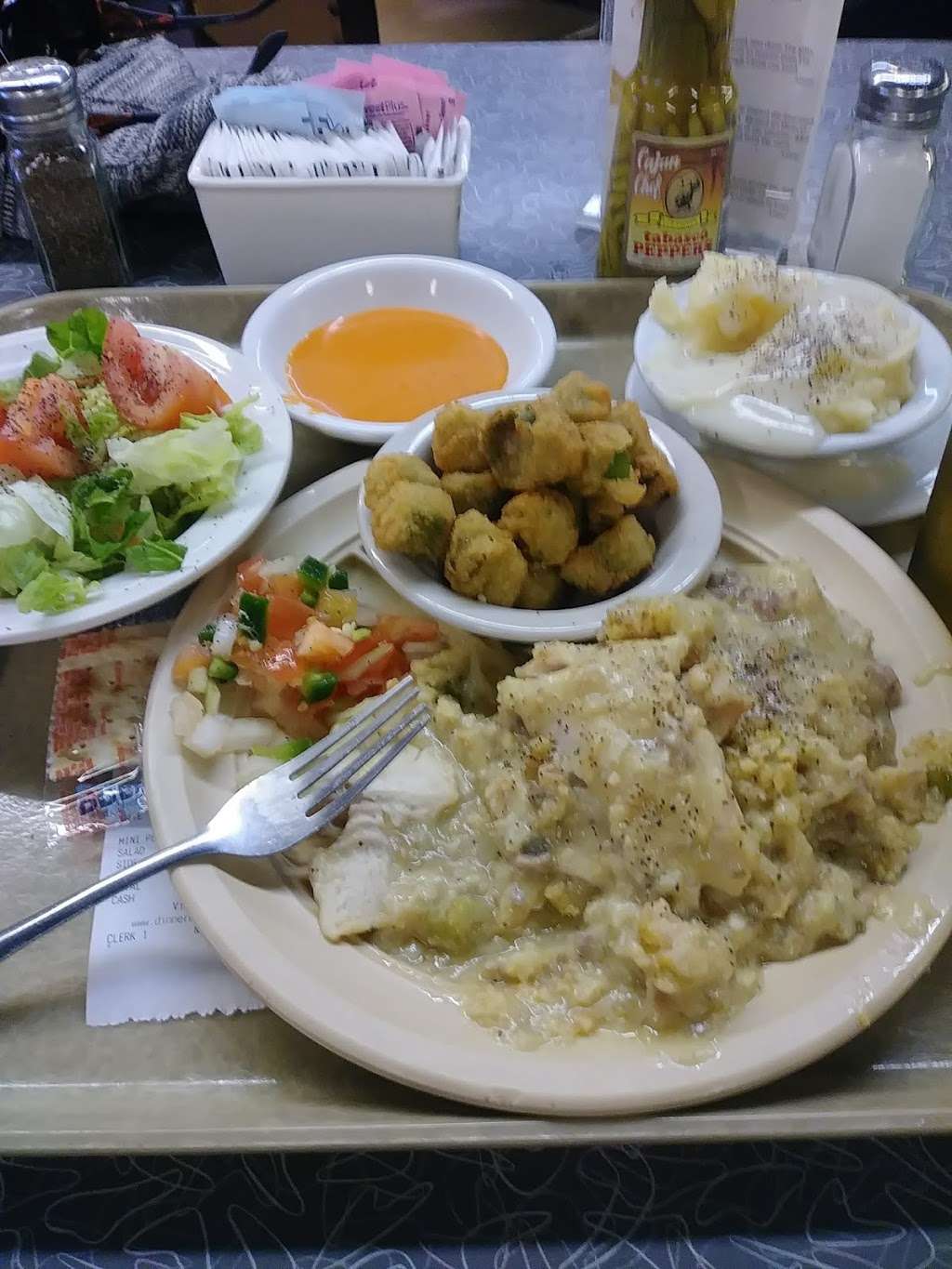 Dinner Bell Cafeteria | 6525 Lawndale St, Houston, TX 77023, USA | Phone: (713) 928-3239