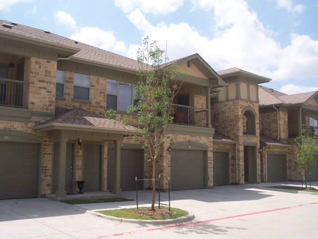 Stone Lake Apartments | 2651 Stone Lake Dr, Grand Prairie, TX 75050, USA | Phone: (682) 276-2415