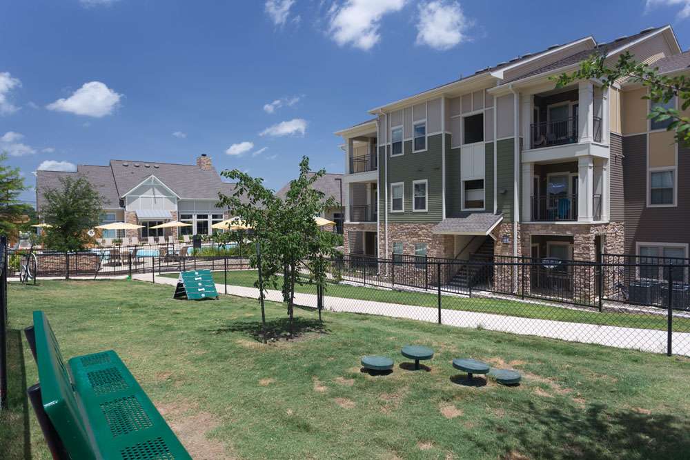 Simple Apartments On 281 North with Modern Garage