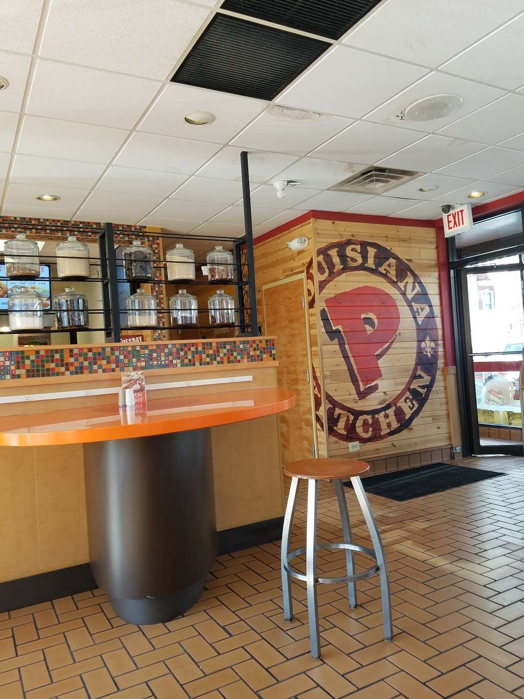 Popeyes Louisiana Kitchen | 6340 N Broadway, Chicago, IL 60660 | Phone: (773) 973-0330