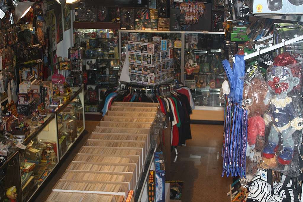 Hypno-Tronic Comics | 156 Stuyvesant Pl, Staten Island, NY 10301, USA | Phone: (718) 720-0001