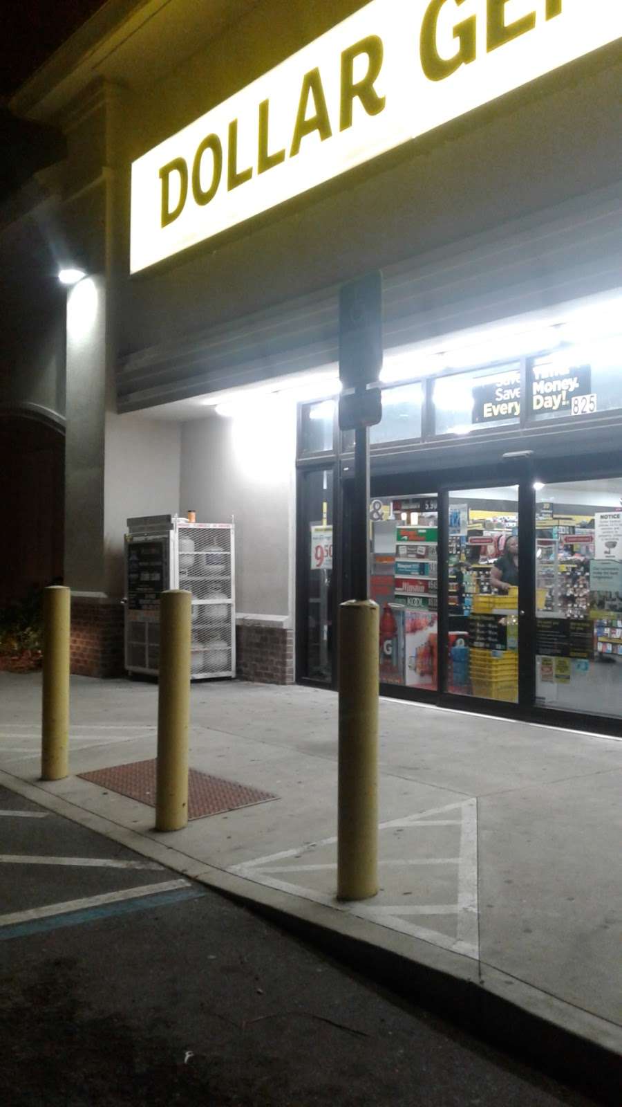 Dollar General | 825 W W International Speedway Blvd, Daytona Beach, FL 32114, USA | Phone: (386) 516-3570