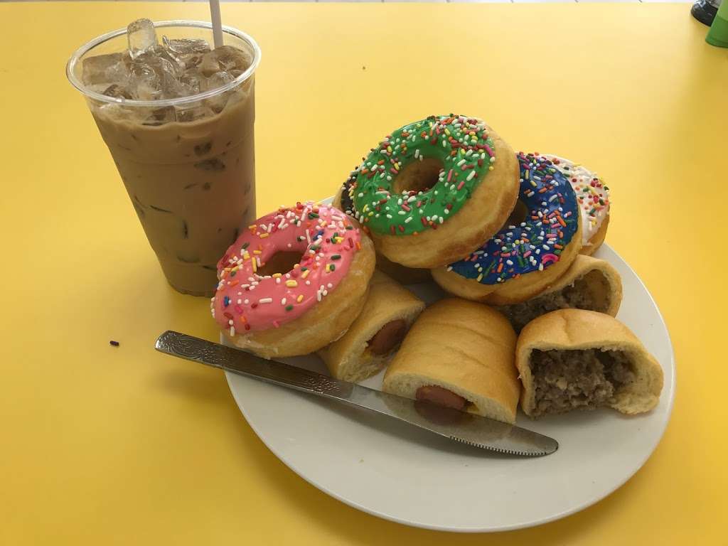 Dawn Donuts | 1656, 2306 N Cleveland St, Dayton, TX 77535 | Phone: (936) 681-8187