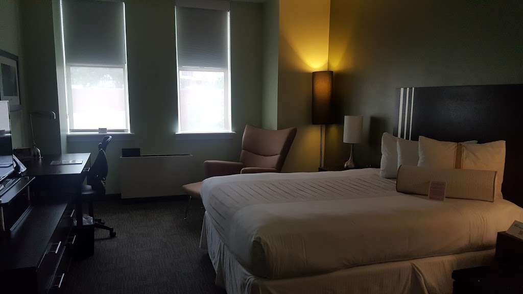 Kellogg Conference Hotel | 800 Florida Ave NE, Washington, DC 20002, USA | Phone: (202) 651-6000