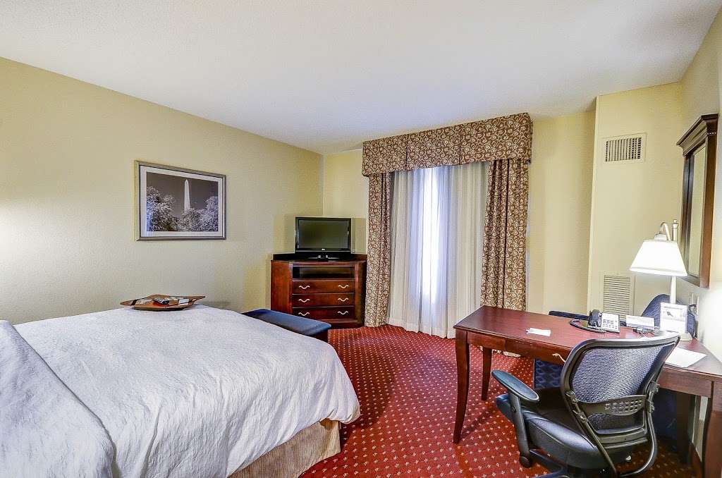 Hampton Inn & Suites Washington-Dulles International Airport | 22700 Holiday Park Dr, Sterling, VA 20166 | Phone: (703) 537-7800