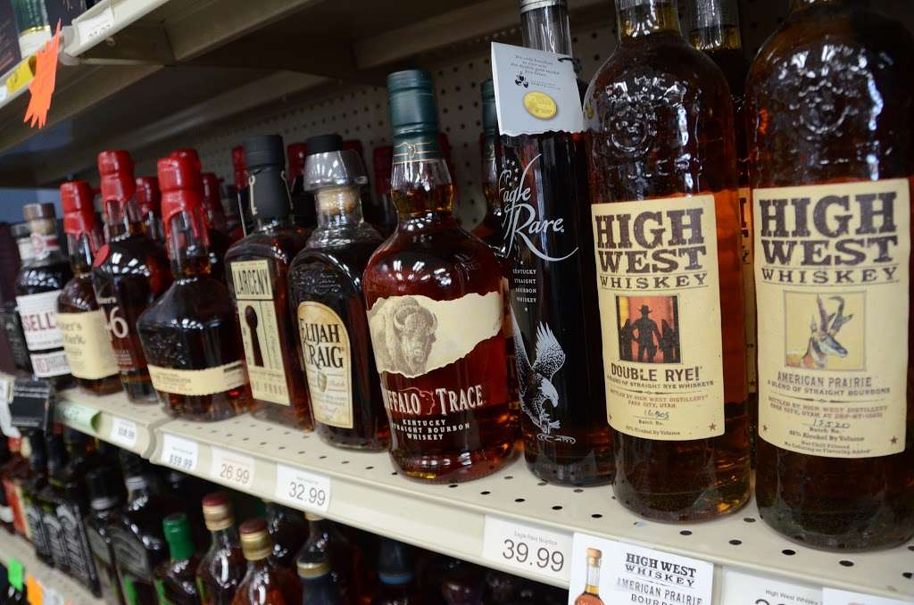 Yorkville Liquors | 1925 Marketview Dr, Yorkville, IL 60560, USA | Phone: (630) 882-8836