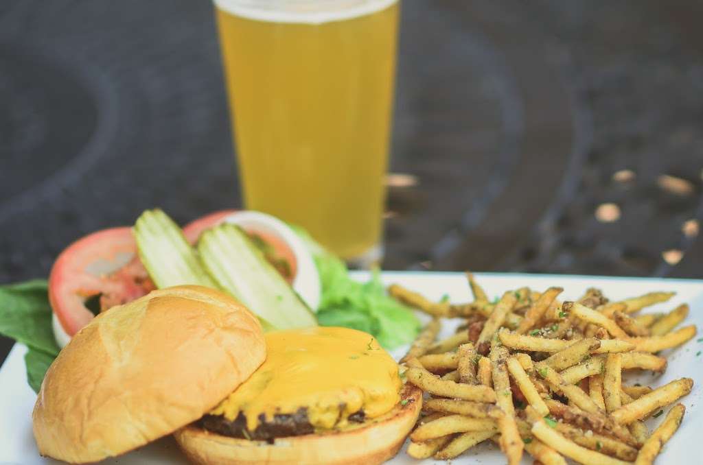 Raffs Tavern @ Highland Meadows Golf Course | 6300 Highland Meadows Pkwy, Windsor, CO 80550, USA | Phone: (970) 203-0424