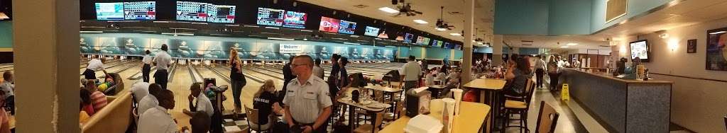 Skylark Bowling Center | 6476, 1610 Luke Blvd, San Antonio, TX 78236 | Phone: (210) 671-1234