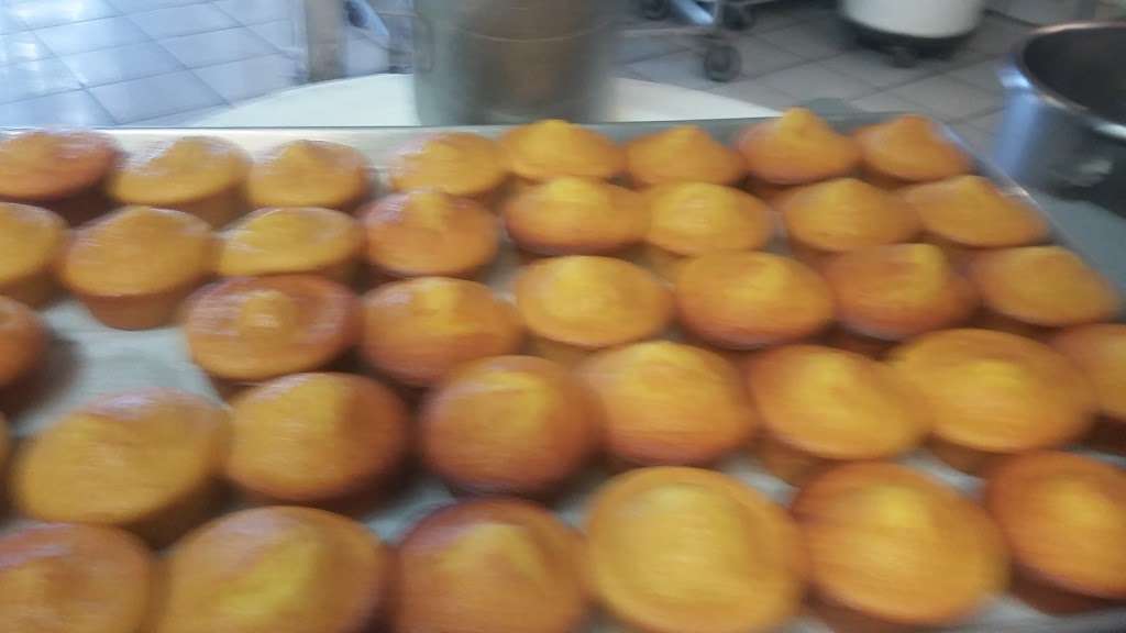 Spikes Bakery | 1708 W Highland Ave, San Bernardino, CA 92411, USA | Phone: (909) 887-9591