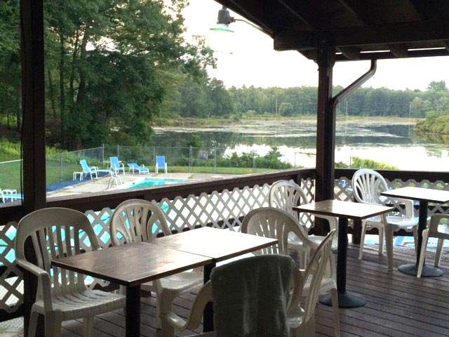 Theresas Lake View Bar & Grill | 3336 Frontier Rd, East Stroudsburg, PA 18302, USA | Phone: (570) 664-2220