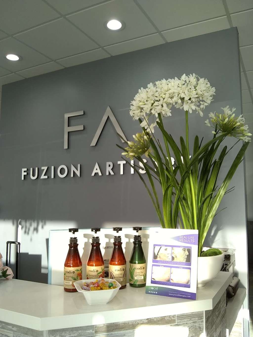 Fuzion Artistry | 19022 Brookhurst St, Huntington Beach, CA 92646, USA | Phone: (714) 962-0888