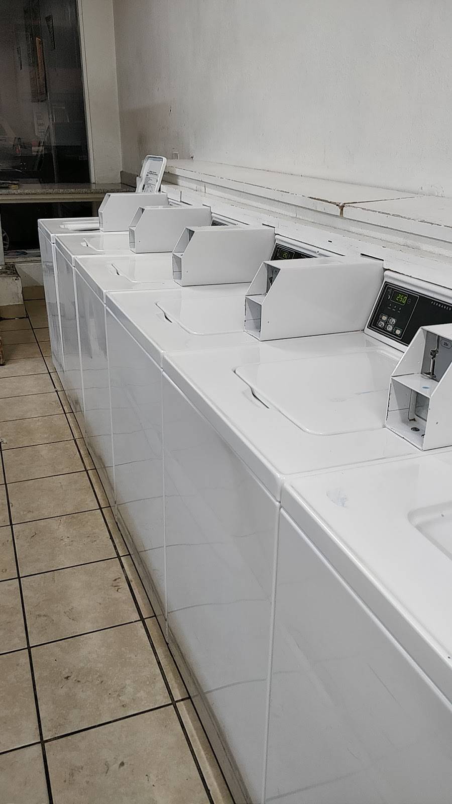 Liberty Coin Laundry | 812 Linden Ave, South San Francisco, CA 94080, USA | Phone: (415) 205-6088