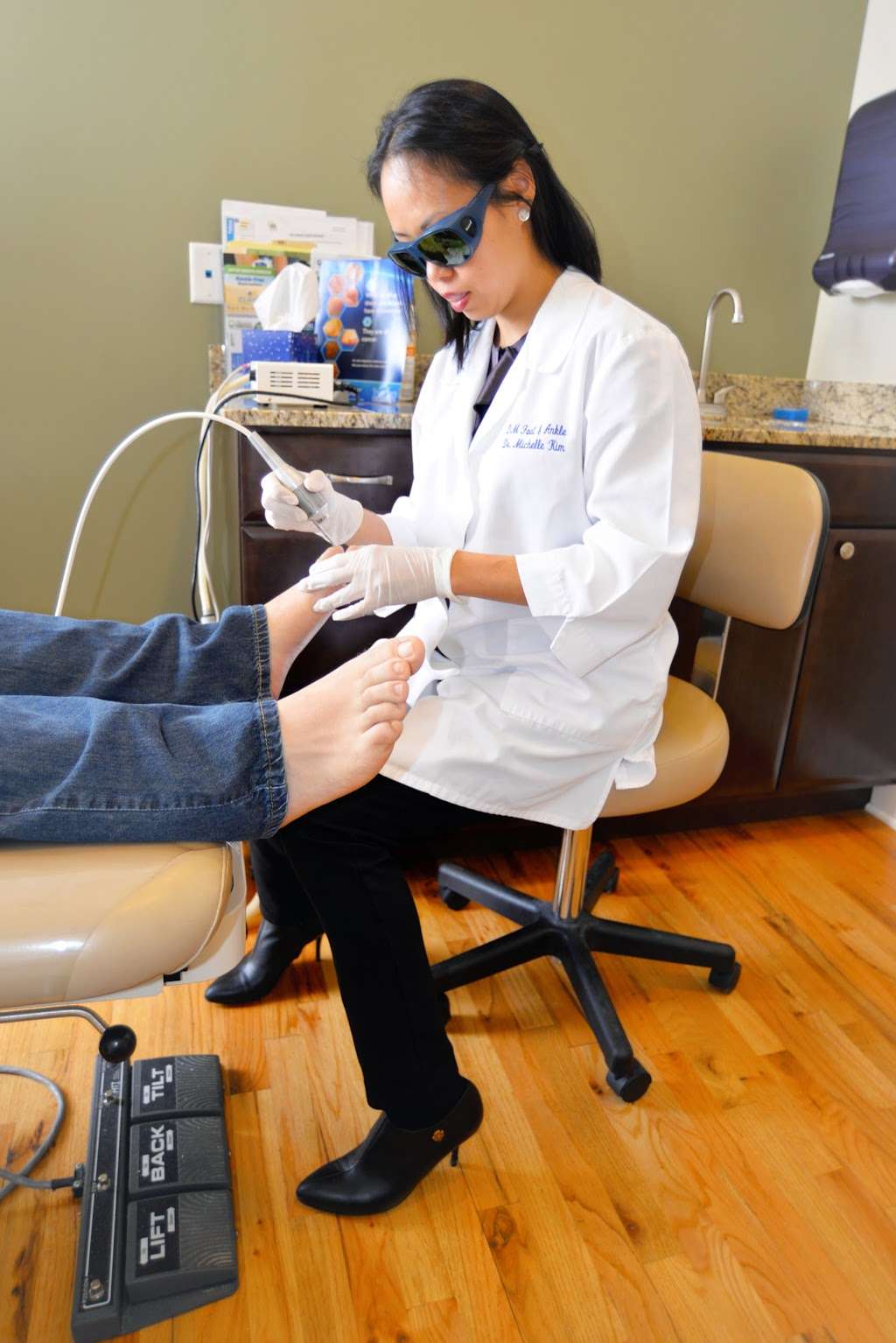 DM Foot & Ankle Associates | 14236 McCarthy Rd, Lemont, IL 60439, USA | Phone: (630) 863-7517