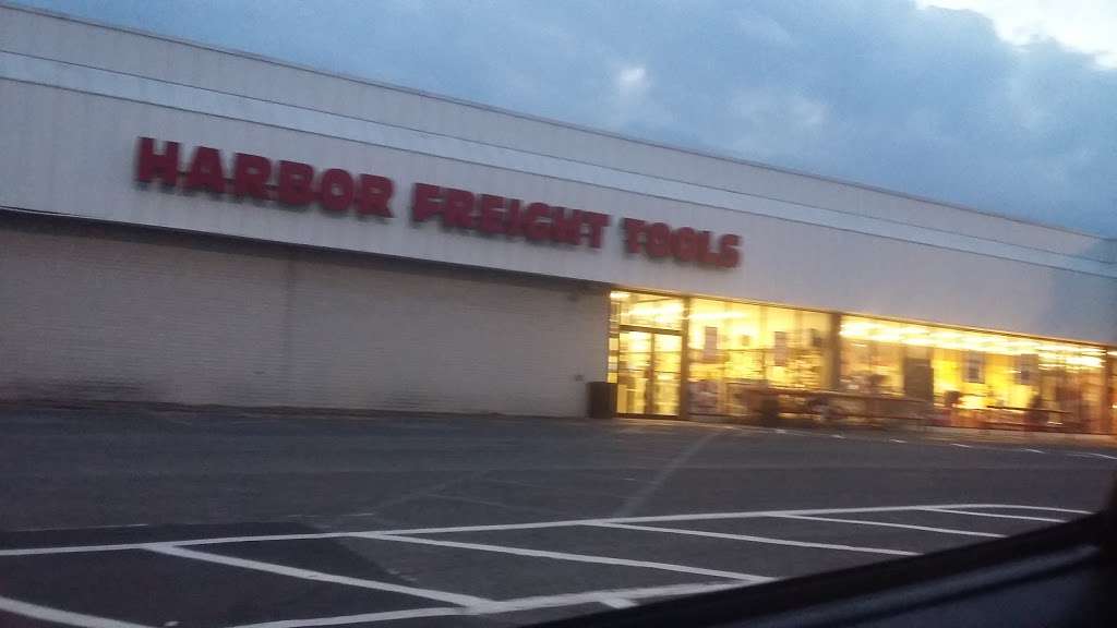 Harbor Freight Tools | 7102 Fairlane Village Mall, Pottsville, PA 17901, USA | Phone: (570) 628-2756