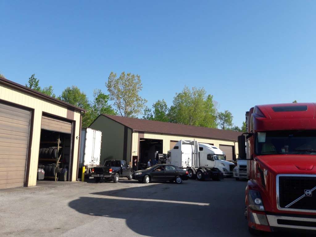 D J Truck Repair Inc | 801 E Main St # 9, Griffith, IN 46319 | Phone: (219) 924-5155
