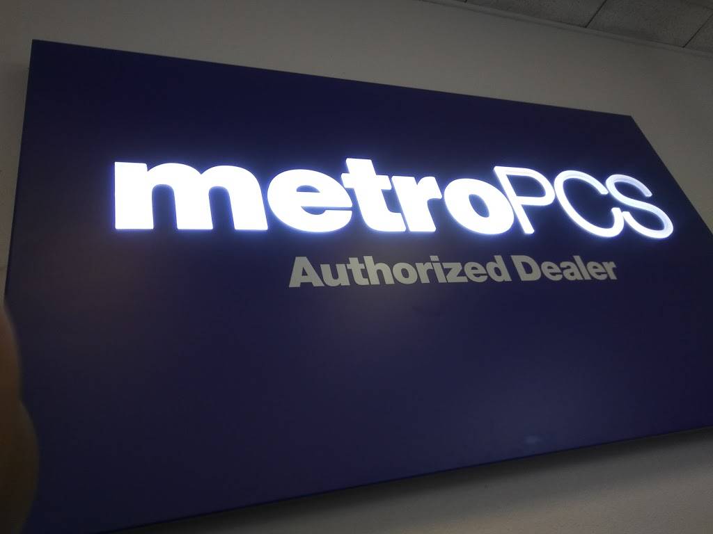 Metro by T-Mobile | 635 N Country Club Dr Ste 5, Mesa, AZ 85201, USA | Phone: (480) 264-3277